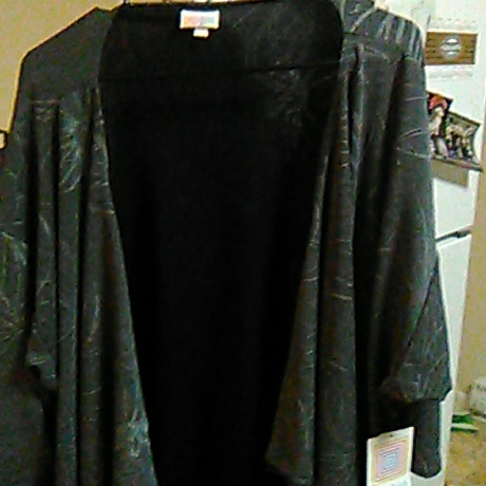 PRICE DROP!!!  New With Tags LuLaRoe Shirley
